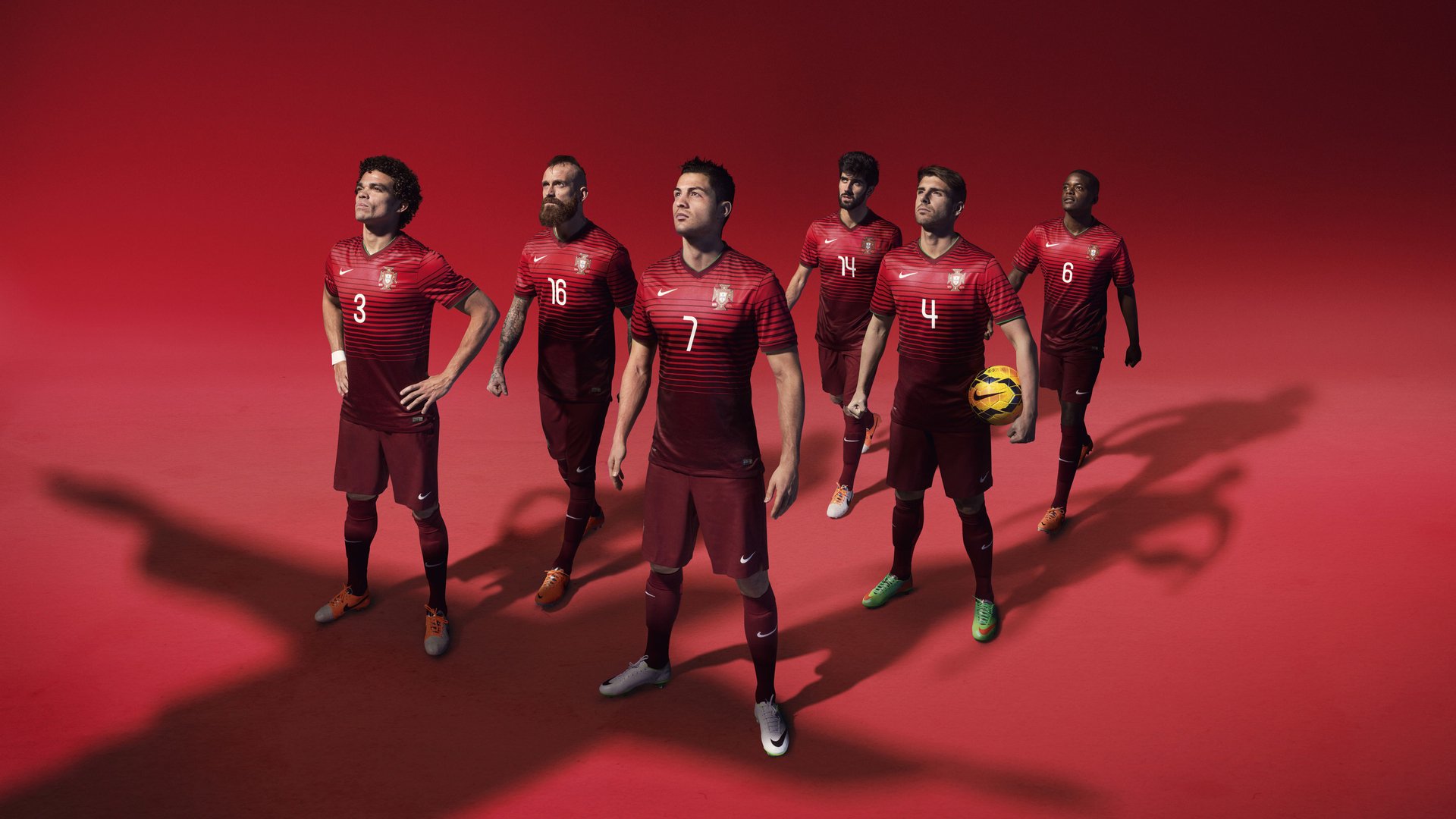 “全场焦点：明星球员的精彩表现点燃现场气氛”，明星球员图片